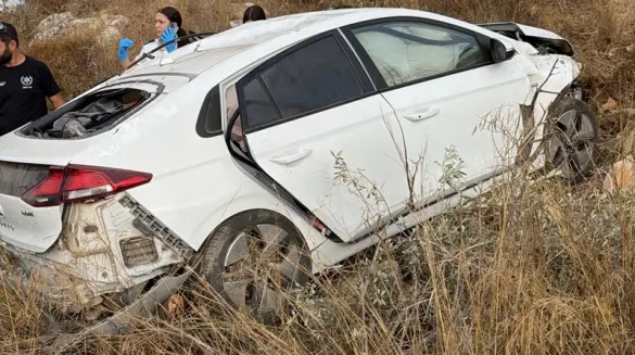 مركبة تتدهور إلى وادٍ قرب معليا.. إصابة طفل ورجل بجروح خطيرة