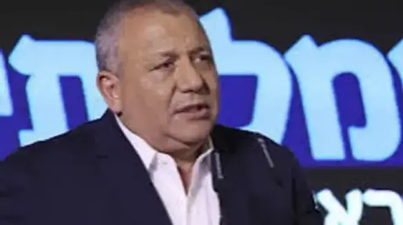آيزنكوت يرسم طريقه إلى رئاسة الحكومة: 30 مقعدًا وخطة جاهزة لكسر تعادل الكتل.. تابعوا التفاصيل